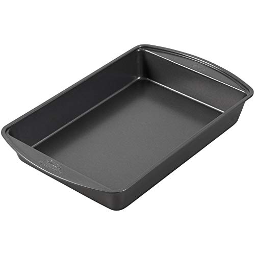 Wilton Perfect Results Nonstick Oblong Cake Pan, 13 by 9 by 2-Inch, Silver