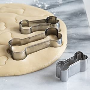stainless steel cookie cutters; Fox Run stainless steel cookie cutters; easy release